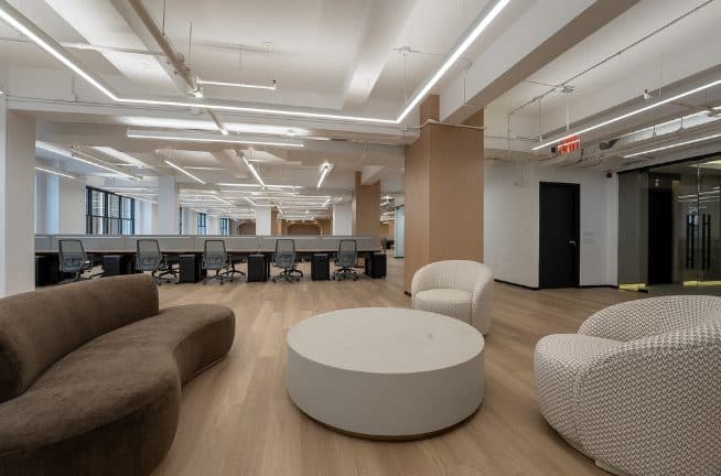 Lounge & Workspace — Tailored Workplace